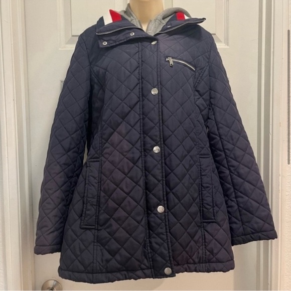 Tommy Hilfiger Women's Navy Quilted Jacket w/ Zip-insert Hoodie-Medium -
EUC - Picture 2 of 11